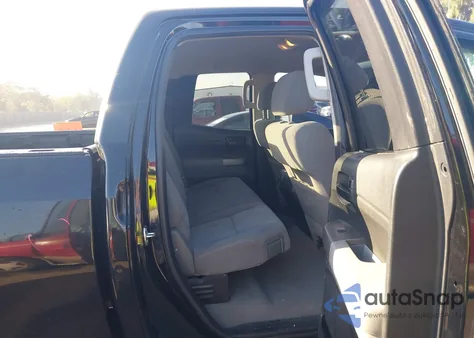 2010 Toyota Tundra Grade 5.7L V8 z USA, uszkodzony, nr VIN 5TFRY5F1XAX074211